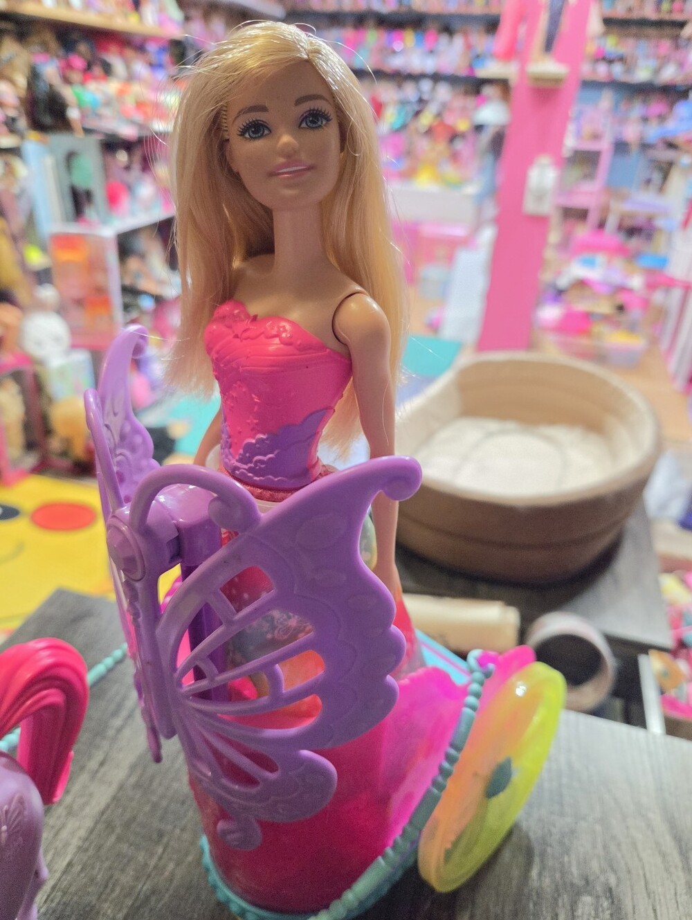 2019 Dreamtopia Fantasy Horse & Chariot Barbie Set - Picture 2 of 8